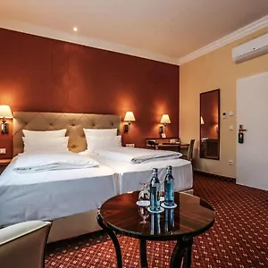 Mack Private Hotel